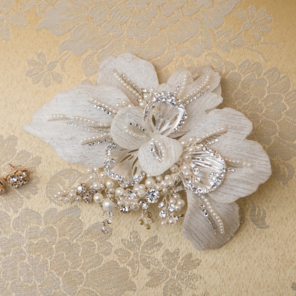 David's Bridal Floral Headpiece Clip